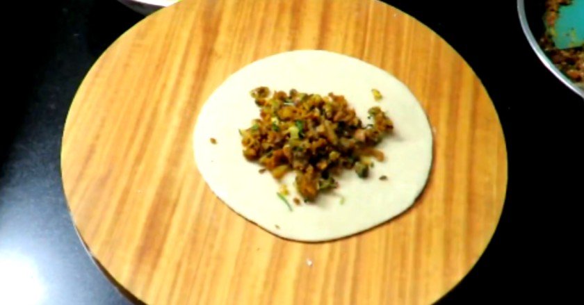 Besan paratha recipe in Hindi