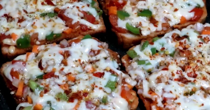 bread pizza banane ki vidhi
