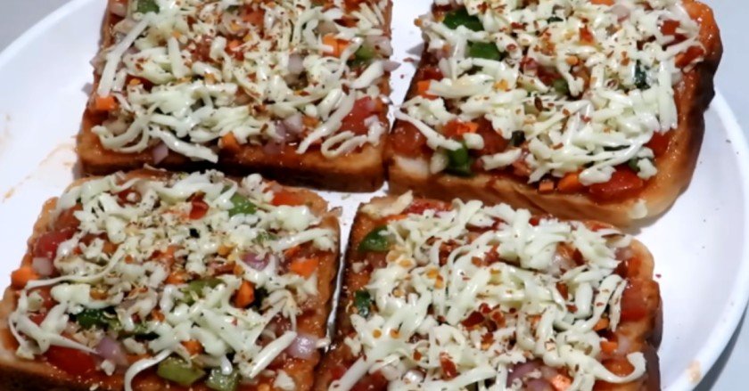 bread pizza banane ki vidhi